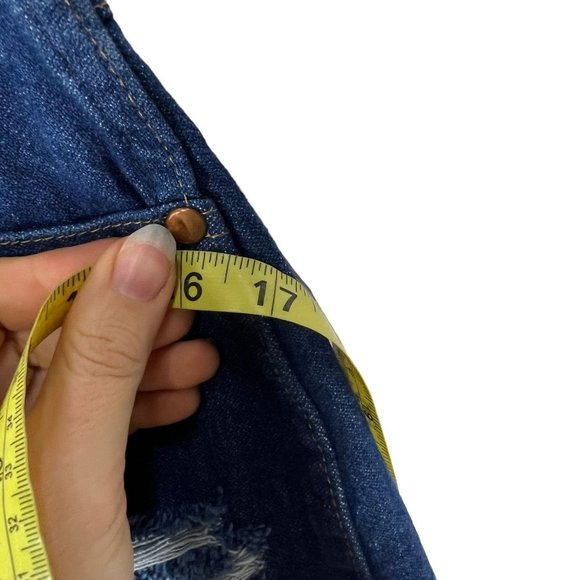 Wrangler Cowboy Cut Slim Fit Dark Blue Distressed Ripped Cut Off Shorts Size 3 - Picture 6 of 7